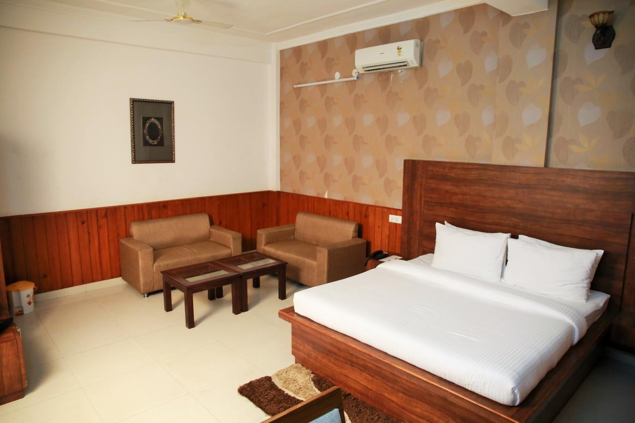 Red Apple Hotel Sangrur 외부 사진